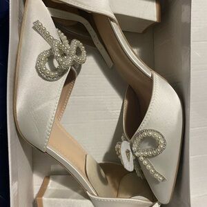 Elegant White Satin Women's Shoes with Pearl bows Embellishments